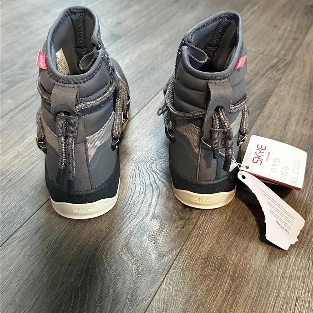 NWT SKYE The Stnley Raincity Grey sneaker boot size 9 men’s/10womens